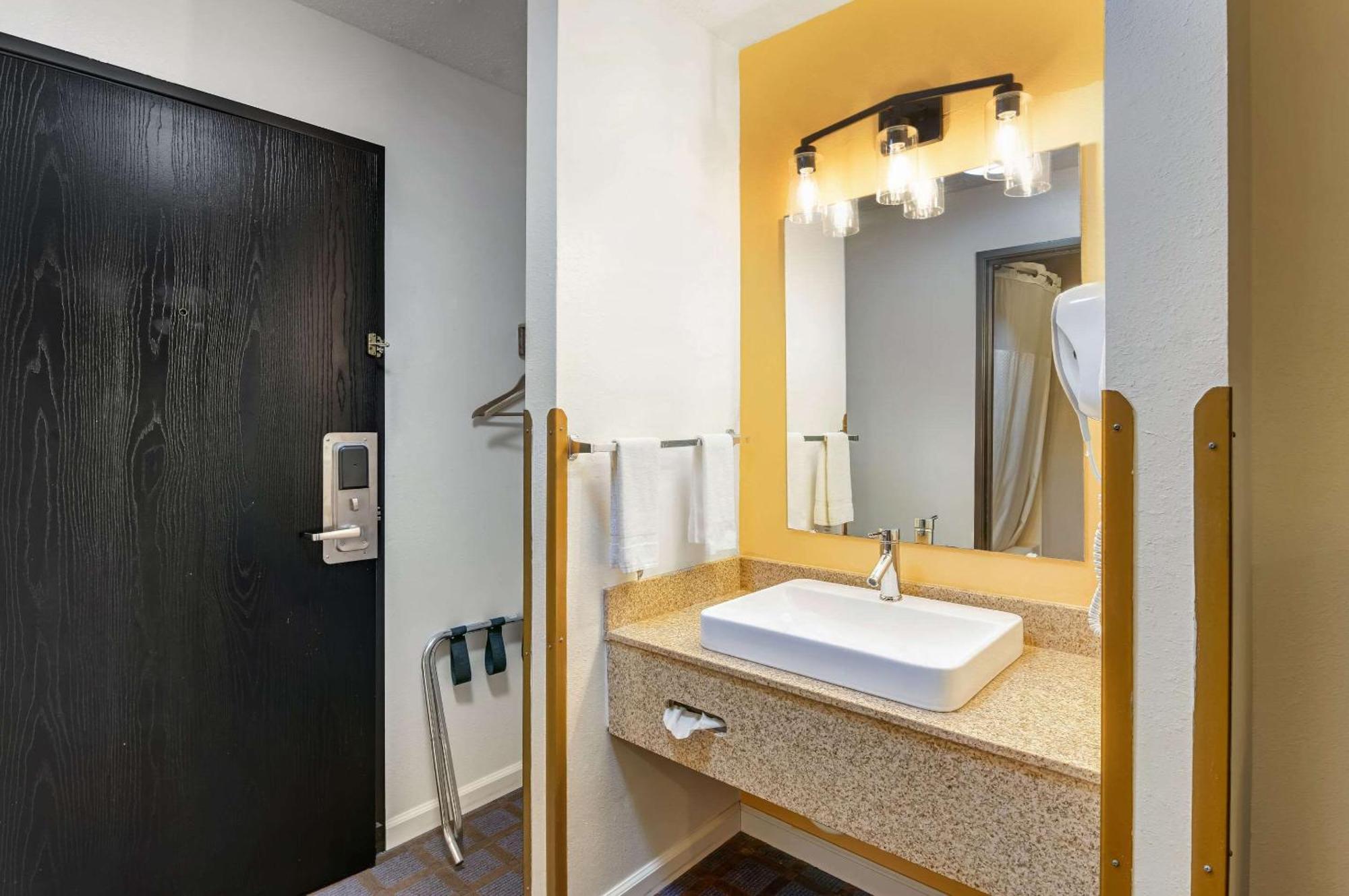 Rodeway Inn Red Oak Dış mekan fotoğraf