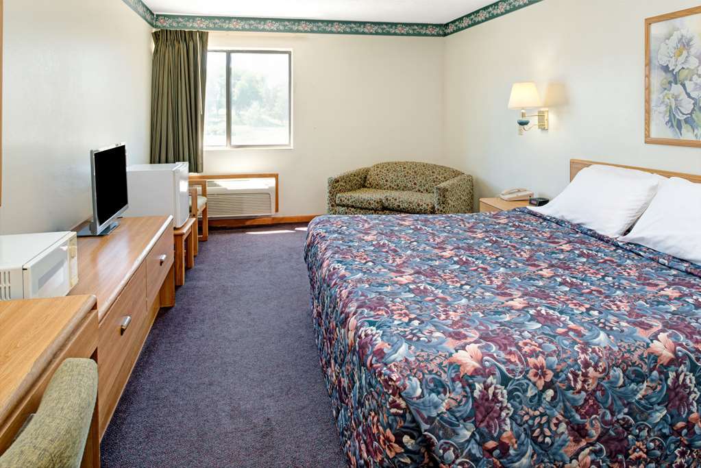 Rodeway Inn Red Oak Oda fotoğraf